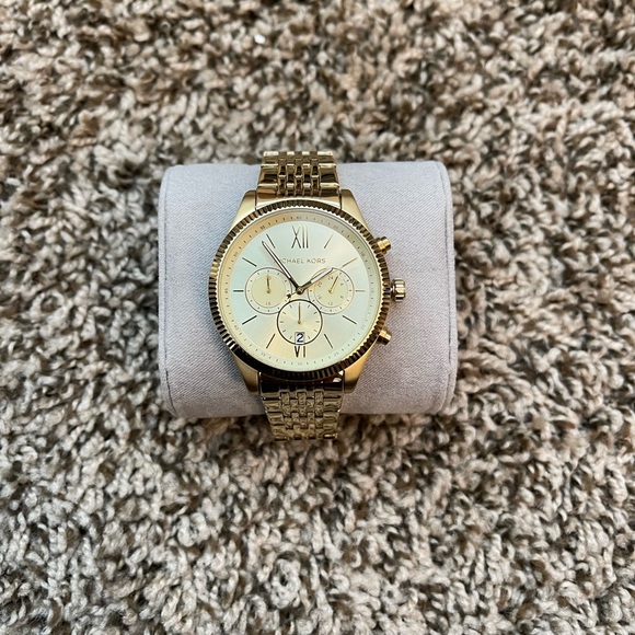 Michael Kors Gold Watch - Picture 2 of 5